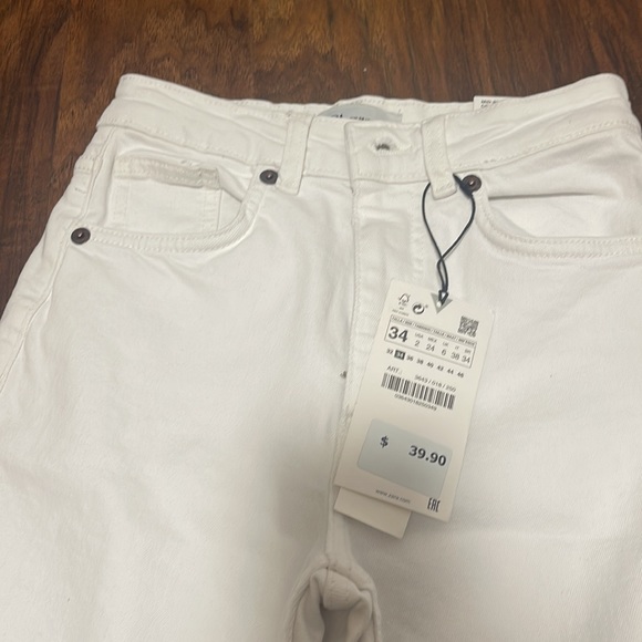 ZARA- Brand new white jeans - Picture 2 of 2